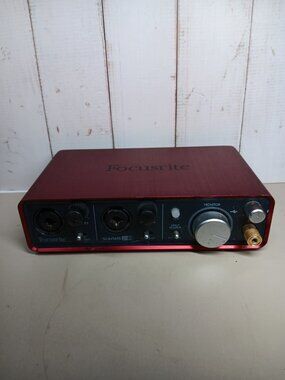 Focusrite Scarlett 2i2 (1st Generation) USB Audio Interface UPC: 815301008170